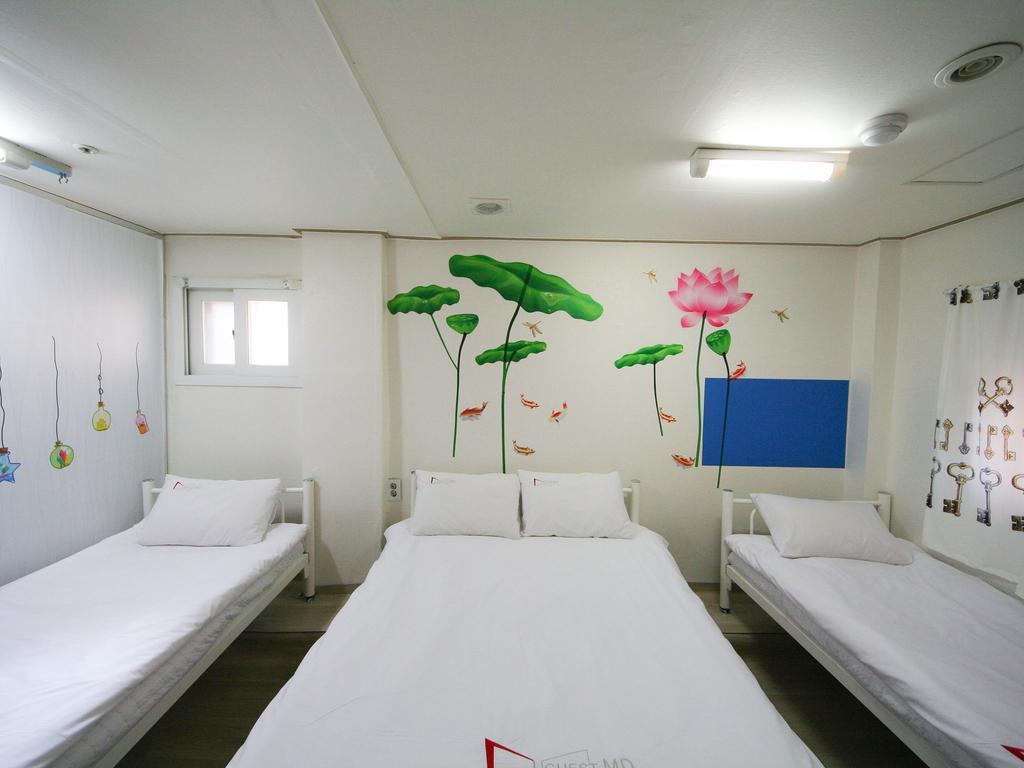 Guesthouse Myeongdong Сеул Номер фото