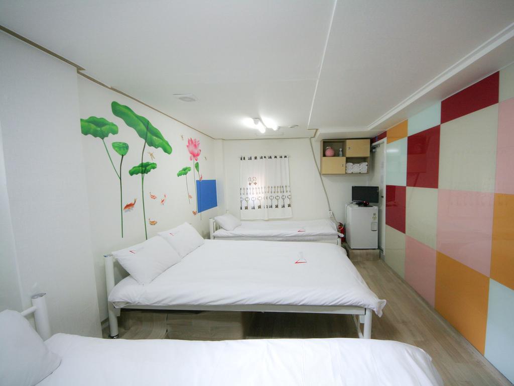 Guesthouse Myeongdong Сеул Номер фото
