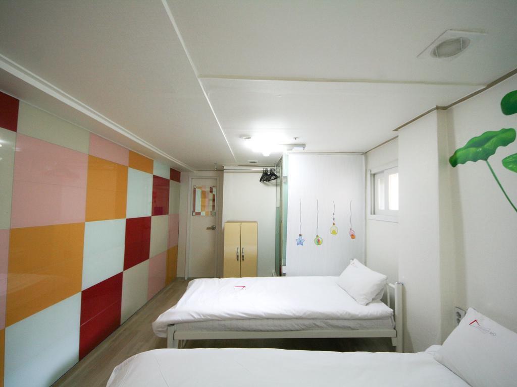 Guesthouse Myeongdong Сеул Номер фото