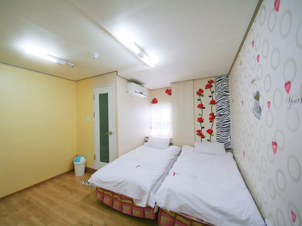 Guesthouse Myeongdong Сеул Номер фото